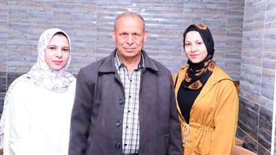 جامعة سوهاج تكرم مدير عام إدارة الإستراحات