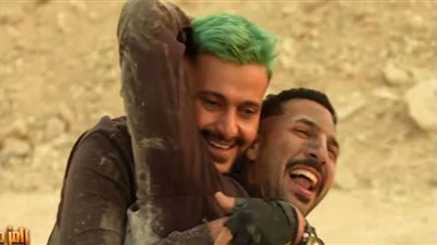 ركض ورائه وحضنه.. رد فعل جنوني لحسن أبوالروس بعد رؤيته رامز جلال (فيديو)