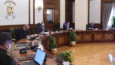 رئيس الوزراء يتابع تنفيذ مشروعات الإسكان والطرق والمحاور بالإسكندرية