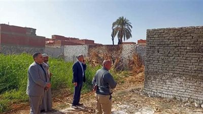 إزالة 4 حالات تعد بالبناء المخالف على الأراضي الزراعية بمركز ناصر