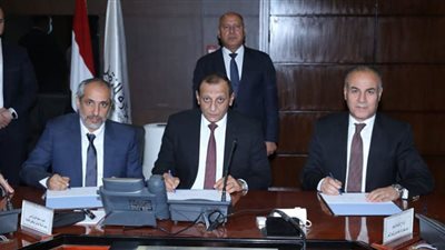 انطلاق التعاون الكبير بين وزارة النقل ومجموعة موانئ أبو ظبي.. صور