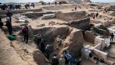 كبير الأثريين: مصر «عايمة» على كنوز.. واكتشفنا 15% فقط من الآثار الفرعونية (فيديو)