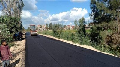 رصف طرق بمراكز المحمودية وأبو المطامير وبدر بالبحيرة