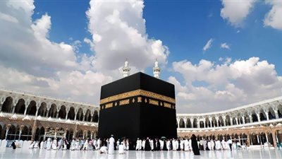 تفاصيل شروط دخول المصريين لأداء العمرة.. واللقاحات المعتمدة (فيديو)