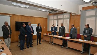 رئيس جامعة الفيوم يفتتح البرنامج التدريبي الخامس لإعداد القيادات الجامعية