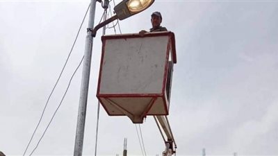 محافظ الإسماعيلية يتابع جهود الوحدات المحلية لرفع كفاءة الإنارة العامة