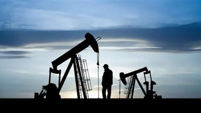 النفط يحقق مكاسب أسبوعية.. وبرنت يسجل 75.15 دولار