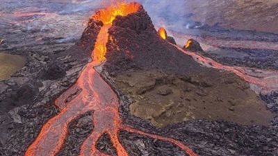 بركان لابالما يعاود رعب العالم.. انفجارات قوية ورماد ضخم