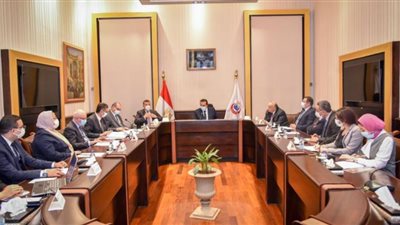 اللجنة العليا لزراعة الأعضاء تناقش تعديل سن المتبرع بالكلى واستحداث زراعة الرئة