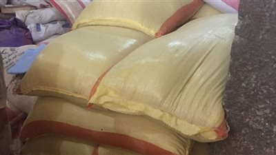 ضبط 1.5 طن دقيق مجهول المصدر قبل بيعه في السوق السوداء بالإسكندرية