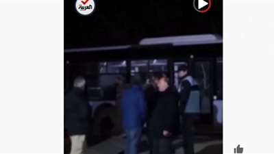 لقطات لمدنيين يغادرون محيط مصنع 