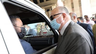 محافظ القاهرة: استمرار العمل بتعريفة الركوب الحالية لسيارات النقل الجماعي والسرفيس