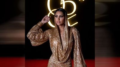 إنجي كيوان تفاجئ متابعيها بفستان جريء في حفل Vogue Ball of Arabia