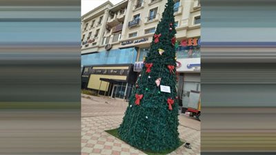 قبل أعياد الميلاد.. الغردقة تتزين بـ أطول شجرة كريسماس