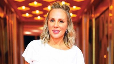 شقية ودلوعة.. شيرين رضا تطل بالأحمر وتهنئ متابعيها بحلول عيد الفطر المبارك