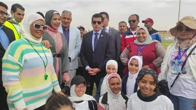 وزير الشباب والرياضة يتفقد معسكر