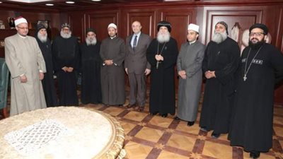 محافظ بني سويف يتلقى التهاني من القيادات الكنسية وممثلي الطوائف المسيحية بمناسبة عيد الفطر المبارك