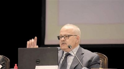 استحداث برامج دراسية وتعديل لوائح بمرحلتى البكالوريوس والدراسات العليا بكليات الطب والآداب والبحوث الإحصائية والعلوم