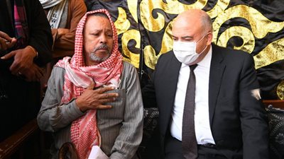 محافظة قنا تتحرك لرعاية أسرة شهيد لقمة العيش بنجع حمادى