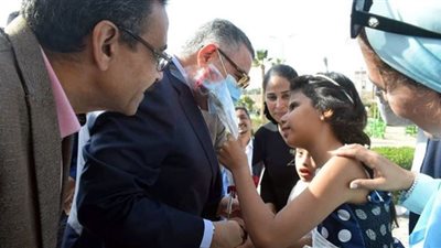 محافظ البحر الأحمر يشارك ذوى الهمم فى احتفالاتهم الخاصة