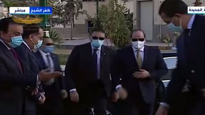 الرئيس السيسي يتابع أنشطة طلاب كلية الذكاء الاصطناعي بجامعة كفر الشيخ (شاهد)