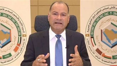 نشأت الديهي عن زيارة السيسي لجامعة كفر الشيخ: الرئيس يواصل قتاله من أجل المعرفة (فيديو)