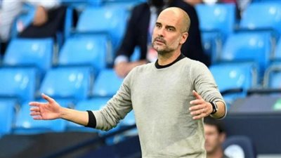 جوارديولا يكشف موقف مدافعه 