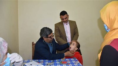 الكشف الطبى لـ 265 حالة فى قافلة طبية لجامعة السادات بقرية ساقية ابو شعرة