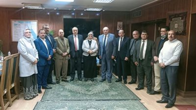 المصرية لنقل الكهرباء توقع عقدين لمجابهة زيادة الأحمال بالشبكة القومية