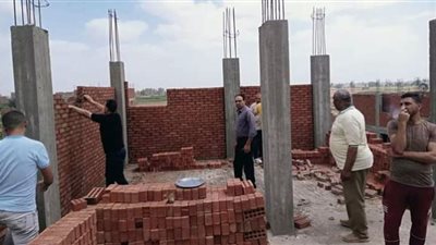 التصدي لمحاولة بناء مخالف بقرية ملامس بمنيا القمح