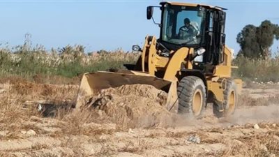 إزالة التعديات على أراضي مدينة ماضي الأثرية بالفيوم