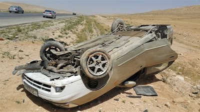 مصرع ربة منزل وإصابة 12 شخص في إنقلاب سيارة ميكروباص ببنى سويف