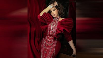 أحلام الشامسي تحيي حفلها في البحرين وتصف إطلالتها بالملكية