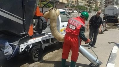 تجربة رائدة تحاكي الأنظمة العالمية.. سيارات شفط المخلفات تعمل للمرة الأولى بالقاهرة