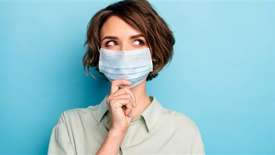 طبيب نفسي يحذر من مخاطر فقدان الذاكرة بعد الإصابة بكورونا