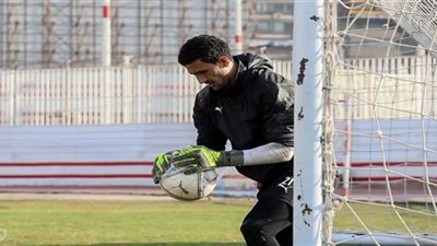 تدريبات بدنية لرباعى حراسة المرمى بمران الزمالك