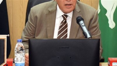 محافظ الشرقية يطمئن على جاهزية المدارس لإستقبال 148 الف طالب في إمتحانات الفصل الثاني