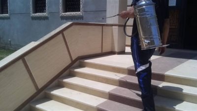 استمرار جهود الفرق الصحية لتطهير وتعقيم دور العبادة والأماكن الحيوية بالشرقية