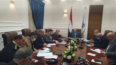 محافظ القاهرة .. يشدد على ضرورة عمل دراسة علمية شاملة لكل مواقف السيارات بالعاصمة