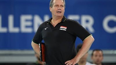 مدرب منتخب الطائرة: التأهل للأولمبياد يحتاج إلى عمل شاق وهدفنا الظهور بشكل جيد في المونديال