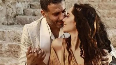شاهد.. فستان زفاف بسنت شوقي يمزج بين الفخامة والأنوثة (صور وفيديو)