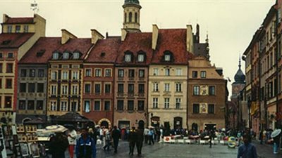 بولندا تُعلن توظيف أكثر من مائة ألف لاجئ أوكراني في البلاد