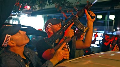 وسائل إعلام إسرائيلية: مُنفذا هجوم تل أبيب طليقان بعد أكثر من 18 ساعة