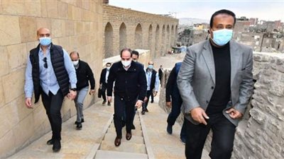 بعد تفقد الرئيس السيسي.. عمارات سكينة ومول ضمن مشروع تطوير سور مجرى العيون