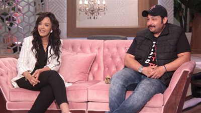 محمد ثروت وزوجته ضيوف عمرو الليثي غدًا