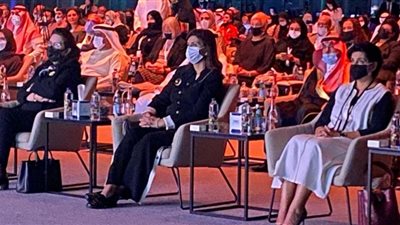 شاهد.. وزيرة الهجرة تشارك في افتتاح قمة اللغة العربية بالإمارات