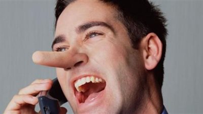 اعرف الحقيقة.. 7علامات تفضح من يكذب بسهولة