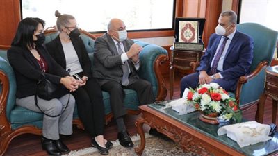 محافظ سوهاج يستقبل وفد الوكالة الأمريكية