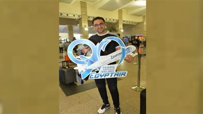 مصر للطيران تحتفل مع الركاب بعيدها الـ 90 في المطارات وعلى متن الطائرات