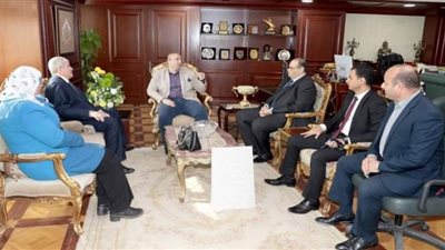 محافظ بنى سويف يبحث مع رئيس هيئة النيابة الإدارية بالمحافظة تعظيم سبل التعاون